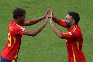 明年还要一起踢世界杯！西足协回应：皇萨球员冲突不会影响国家队