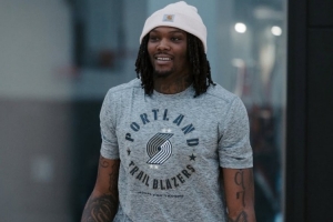 体坛记者：罗威距复出很近了 杨瀚森的轮换时间可能又会受到影响