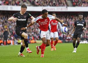 西汉姆官方：19岁小将斯卡尔斯已成功接受锁骨骨折修复手术