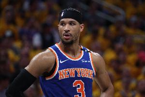 毫无存在感！哈特半场1中0未得分 仅拿1板1助