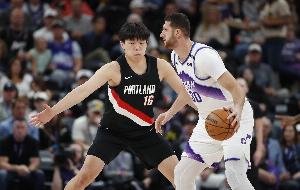 孙悦：杨瀚森学不了霍华德的飞天遁地 只能学约基奇的传球和防守