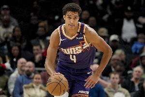 对阵爵士！伊戈达罗：和理查兹搭档会很棒 能冲抢篮板保持活跃度