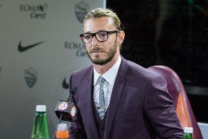 米体：巴尔扎雷蒂已经和罗马解约，将加盟马赛当贝纳蒂亚的助手