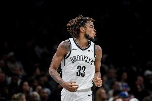 能攻能防能策应！克拉克斯顿9中5&10罚8中砍下18分10板6助2断3帽