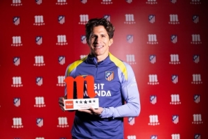 4场1球1助，小西蒙尼领取马竞10月最佳球员奖项