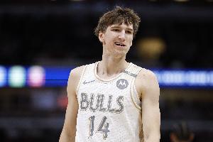 高效难救主！布泽利斯12中8&三分5中2拿到20分 另有8板3助2断1帽