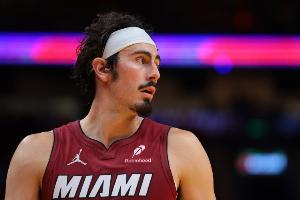 斯波：哈克斯无所畏惧 对手必须一个人甚至还有协防去限制他