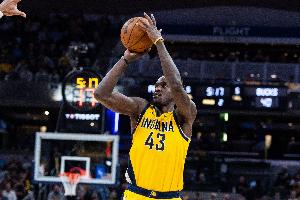 手感全无！西亚卡姆半场10中1仅拿3分3板2助