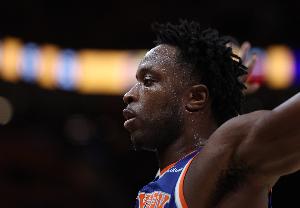 迈克·布朗：阿努诺比是全明星具备最佳防阵实力 有机会竞争DPOY