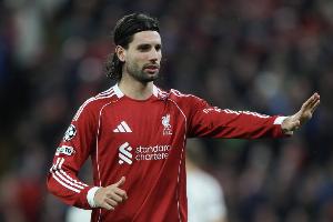 回声报：布拉德利和索博斯洛伊已在英超吃到4黄，再吃一黄将停赛