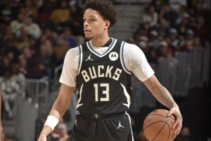 扛着球队！罗林斯第三节再拿8分 三节15中10独得24分4板4助