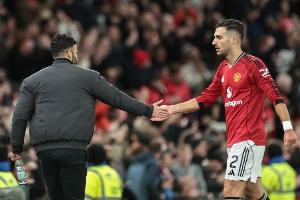 曼联旧将：达洛特攻守都差只会和队友击掌 乌加特还是一直替补吧