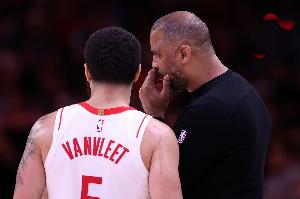 乌度卡：我们的优势在阵容深度 拥有三套阵容 每套都符合NBA水准