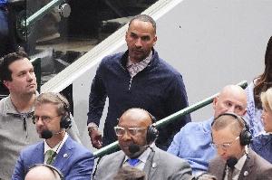 追梦：球迷都说哈里森完全是傻子 但其实他很聪明 在商界备受尊重