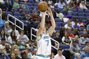 冷血新秀！小桥大力战斧扣飞 但球飞到克尼佩尔手里三分绝平