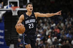 三分9中5！小瓦格纳：席尔瓦接球投篮时自信心爆棚 他进步太多了