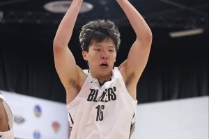 朱芳雨：杨瀚森对上篮没任何干扰 内线若护不了筐留场上有啥意义