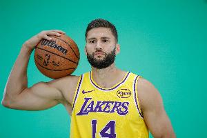 秘密武器！克莱伯接东契奇助攻直接命中三分球