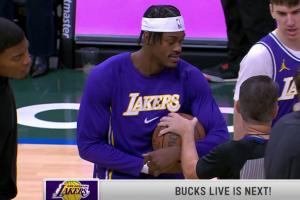 裁判你干嘛？范德彪想拿走比赛用球 但是被主裁死死按住