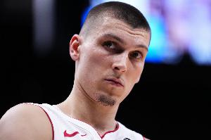 今日进行恢复性训练！希罗表示希望一到两周内能够复出参赛