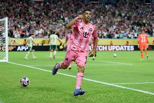 苏亚雷斯：在巴萨我必须习惯精准传球，在利物浦我有40米空间奔跑