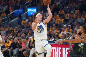 状态也不错！波杰姆斯基替补5分钟 4中3拿到7分2助