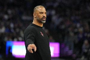 乌度卡：不需要在关键时刻激励申京 他对位打谁都有优势