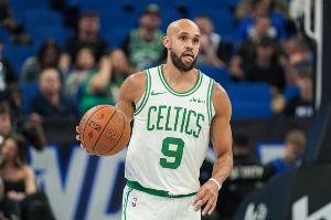 状态回归！德里克·怀特半场8中5&三分4中3拿到15分7板4助2帽