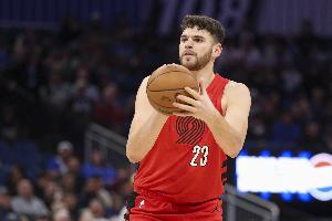 开拓者2中锋轮换：克林根16分11板2助2帽 罗威6分5板2断 里斯DNP